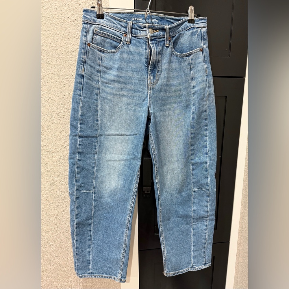 Old Navy Hi-Rise Barrel Leg Women's Jeans - Blue Wash - Picture 4 of 7